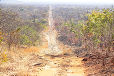 Zufahrt zum Hwange NP