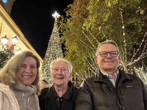 Abendspaziergang im  festlich beleuchteten Sevilla